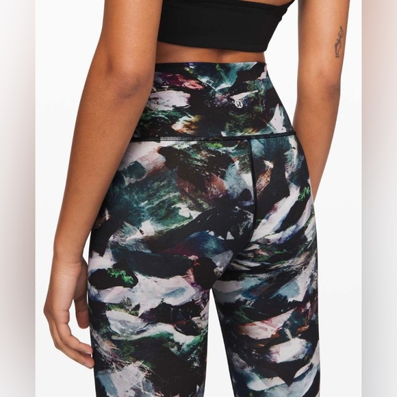 LULULEMON | Wunder Under High-Rise Tight 25' *Full-On Luxtreme, Size 6 - Picture 6 of 9